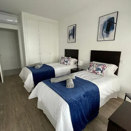 Апартаменти Brand New 2 Bdr With Pool By Lovelystay