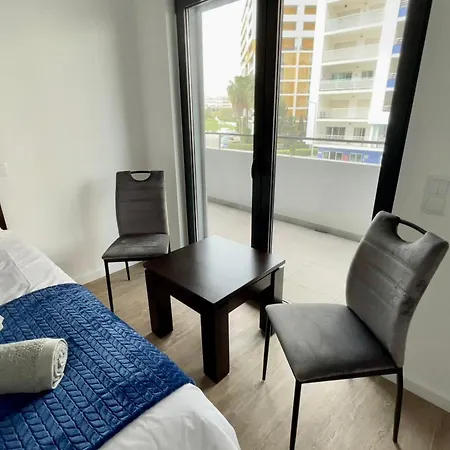 Brand New 2 Bdr With Pool By Lovelystay * ポルティマン