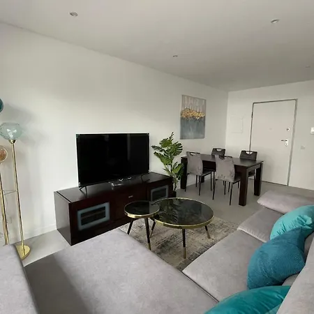 Apartamento Brand New 2 Bdr With Pool By Lovelystay