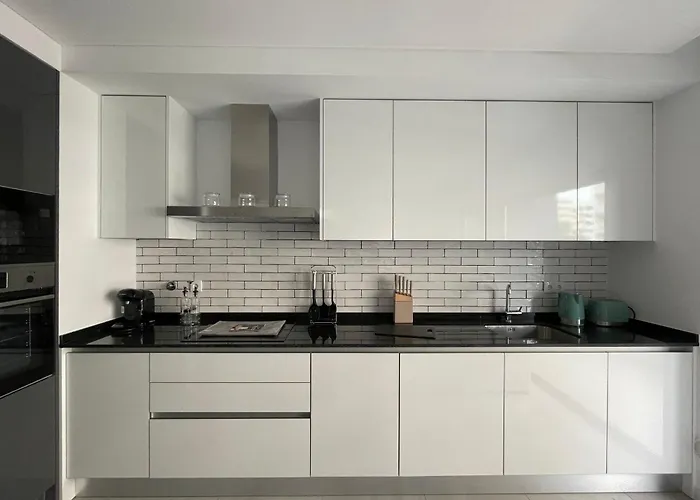 Brand New 2 Bdr With Pool By Lovelystay Portimão