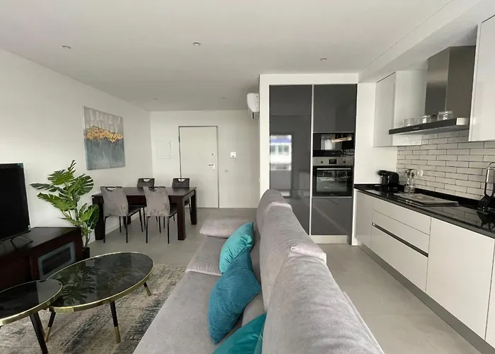 Apartament Brand New 2 Bdr With Pool By Lovelystay