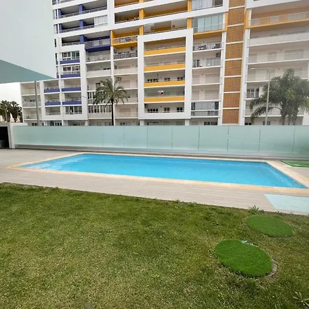 Brand New 2 Bdr With Pool By Lovelystay *