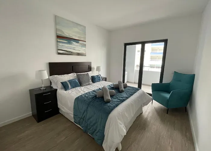 Appartement Brand New 2 Bdr With Pool By Lovelystay